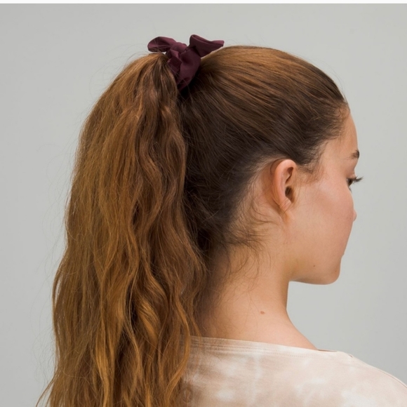 Nwt! Lululemon uplifting scrunchie bow 3 pack - Picture 2 of 5